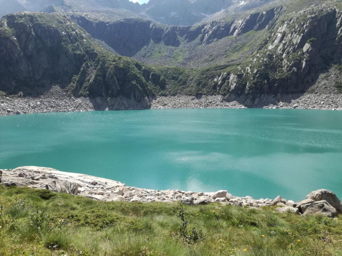 Готель Rifugio Stella Alpina Saviore dell'Adamello Екстер'єр фото