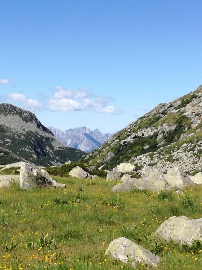 Готель Rifugio Stella Alpina Saviore dell'Adamello Екстер'єр фото